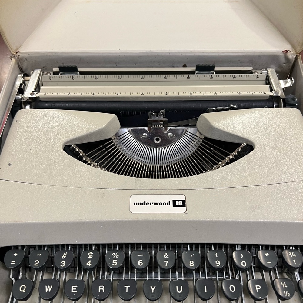vintage typewriter working condition only needs ink Has small Nick on case 1963